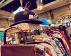 Tanto en Estados Unidos como en países europeos como Francia, Italia e Inglaterra es muy común ver tiendas que ofrecen ropa de segunda mano y también vintage. FOTO sstock