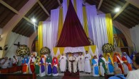 En la parroquia Divino Redentor, en Itagüí, la celebración de la última cena de Jesús fue en vivo. FOTO: Manuel Saldarriaga