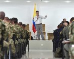 El presidente, Juan Manuel Santos, sostuvo una reunión este martes con oficiales y suboficiales de la Primera División del Ejército en la sede en Santa Marta. FOTO COLPRENSA 