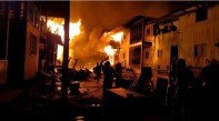Así fue el voraz incendio en el municipio de Riosucio, Chocó y que dejó 72 viviendas afectadas, 320 personas damnificadas y muertas a una niña de 8 años y una mujer de 25. OTO CAPTURA VIDEO