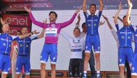 El Quick-Step, del paisa Fernando Gaviria, ganó el premio a mejor equipo en la clasificación de puntos. FOTO CORTESÍA QUICK-STEP 