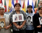 Familiares de los asesinados en las masacres de Barrios Altos y La Cantuta acudieron a la primera sesión de la CorteIDH en Costa Rica para pedir justicia. FOTO REUTERS