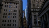 La Iglesia de la Trinidad, es una iglesia de confesión episcopal situada en la intersección de Wall Street con Broadway al sur de Manhattan, en Nueva York. Foto: Santiago Mesa