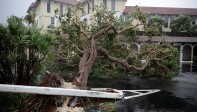 Donald Trump declaró este domingo el estado de catástrofe natural en Florida para socorrer a la península azotada por el gigantesco huracán Irma. FOTO AFP