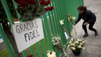 La sorpresa fue la primera reacción de las personas en La Habana, a primeras horas de la mañana, cuando muchos amanecieron con la noticia, aunque otros la recibieron a mitad de noche por llamadas de amigos y familiares.FOTO AFP