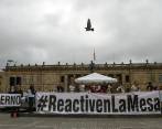 En Bogotá (foto), como en otras regiones del país, varias organizaciones pidieron reactivar la mesa de diálogos. FOTO colprensa