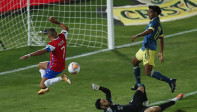 Alexis Sánchez adelantó a Chile en un momento en que la selección cayó en un bache y bajo su ritmo inicial. Foto AFP