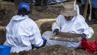 En está exhumación se encontraron, cráneos con heridas de arma de fuego con presencia de ojivas, cuerpos con prendas militares, varias mujeres y dos niños. Foto Juan Antonio Sánchez Ocampo