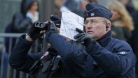 Más de 2.000 policías protegían la manifestación de este domingo, además de las decenas de miles que ya custodian sinagogas, mezquitas, escuelas y otros lugares en toda Francia. FOTO REUTERS