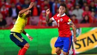Jeison Murillo perdió la marca de Arturo Vidal para el primer gol del partido. FOTO AFP