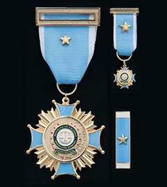 Esta fue la medalla entregada a David Miscavige. FOTO Tomada de davidmiscavige.org