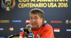 Hernán Darío ‘El Bolillo’ Gómez, seleccionador de Panamá, aseguró que no van a “maltratar” al argentino Lionel Messi. FOTO AFP 