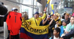 A pesar de que el seleccionado colombiano tuvo un discreto papel en la Copa América, la gente continúa desmostrando apoyo y cariño. No importan los desplantes, como ayer en Bogotá. FOTO Colprensa