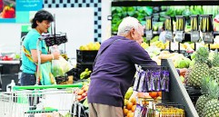 La cercanía se ha convertido en uno de los factores de la nueva competencia entre supermercados, que intentan llevar nuevos formatos a los barrios. Foto: Juan Antonio Sánchez