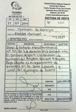 Estas facturas parecen de una tienda, pero no. Son las facturas que, elaboradas a mano y firmadas por el director Ejecutivo de Masora, sustentan el cobro de 660 millones de pesos del contrato de mejoramiento.