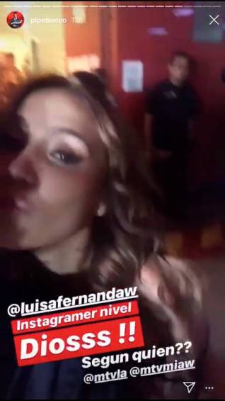 El beso de Luisa Fernanda W a Pipe Bueno en los MTV MIAW