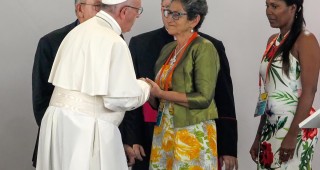 El Sumo Pontífice dio palabras de aliento a los soldados mutilados por minas antipersonal. FOTOS esteban vanegas, reuters, afp.