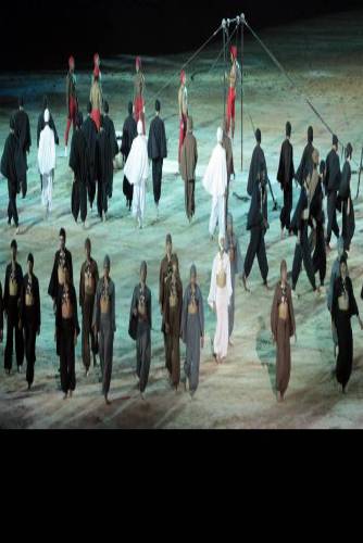 - Allí se reúnen personajes, diseñadores y productores de gran parte del mundo para mostrar las últimas tendencias.