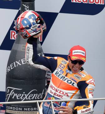 El piloto español suma tres victorias con la obtenida este domingo en el Gran Premio de Indianápolis. FOTO AP.