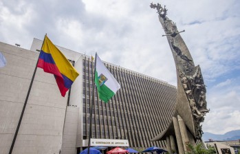 La Contraloría de Antioquia, inmersa en el escándalo, funciona en el séptimo piso del edificio de la Gobernación, en el Centro Administrativo La Alpujarra de Medellín. FOTO JUAN ANTONIO SÁNCHEZ
