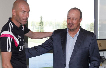 Rafa Benítez, técnico del Real Madrid, habló sobre el técnico al que se le señala como posible sucesor en caso de no enderezar el rumbo, el francés Zinedine Zidane. 