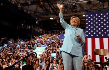 Presencia notable de afroamericanos y latinos logró Hillary Clinton en su acto del fin de semana en la crucial Florida. FOTO afp
