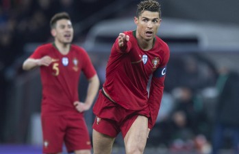 Cristiano Ronaldo anotó los dos goles de Portugal. FOTO EFE