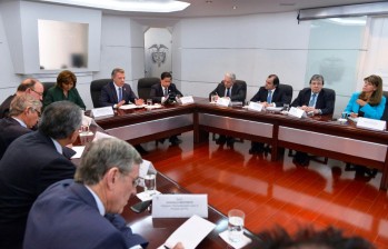Durante mes y medio el presidente Juan Manuel Santos y sus voceros sostuvieron encuentros con el expresidente Álvaro Uribe y los difrentes representante del No y de las víctimas. FOTO Colprensa