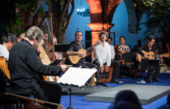 Jordy Savall durante el concierto Folias Antiguas & Criollas en el Conveto Cerro de La Popa. FOTO cortesía festival de música.