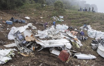 Restos del avión de Lamia en Cerro Chapecoense, antes Cerro Gordo, en el municipio de La Unión. FOTO ROBINSON SÁENZ