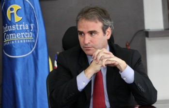 Pablo Felipe Robledo, superintendente de Industria y Comercio. FOTO: COLPRENSA