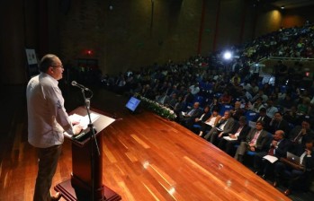 El procurador general de la Nación, durante su intervención en el auditorio Fundadores de Eafit. FOTO: Twitter @fcarrilloflorez
