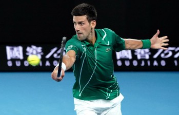 Novak Djokovic alcanzó su pase a la segunda ronda del Abierto de Australia, con su victoria 900 como profesional. FOTO EFE