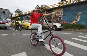 Pedaleando se vivió el día sin carro en Medellin