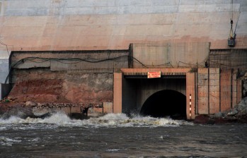 La hidroeléctrica El Quimbo comenzó a construirse en 2008 y entró en operaciones a mediados de 2015, gracias a un decreto expedido por el Gobierno Nacional. FOTO colprensa 