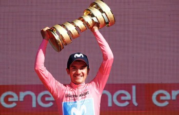 Richard Carapaz se coronó este domingo como virtual campeón del Giro de Italia. Foto: AFP