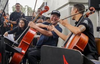Las melodías de Yo- Yo Ma sonaron en las calles de Medellín