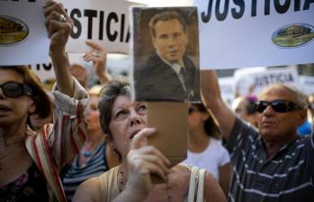 La controversia generada en enero de 2015 por el caso Nisman fue uno de los primeros indicadores del declive de la popularidad del gobierno kirchnerista en el país sudamericano. FOTO ap