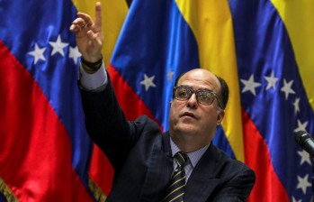 Para la eurodiputada Beatriz Becerra, el premio a líderes como Julio Borges “animará a los venezolanos a continuar con su defensa pacífica y ejemplar de la libertad”. FOTO EFE