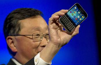 John Chen explica las bondades del Classic en la presentación. FOTO AP
