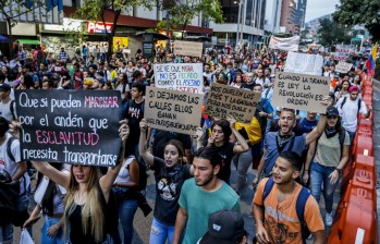 En Medellín se han presentado marchas a diario desde el pasado jueves 21 de noviembre. FOTO JAIME PÉREZ