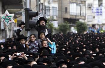 El Likud de Netanyahu tendrá que lograr apoyo de grupos ultraortodoxos para evitar que Herzog forme gobierno. FOTO reuters