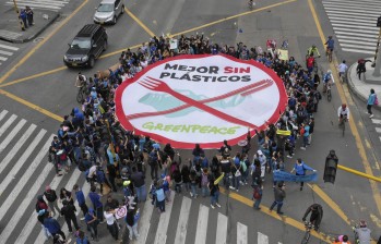 Manifestación de Greenpeace hoy en Bogotá. FOTO CORTESÍA