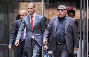 El 23 de septiembre, el abogado Diego Cadena dio testimonio ante la Corte Suprema, que investiga si sirvió de intermediario para influenciar testigos a favor de Álvaro Uribe. FOTO Colprensa