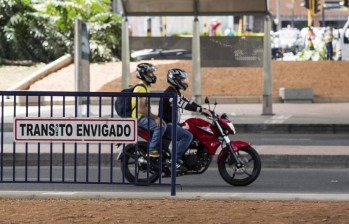 No podrán circular los pasajeros masculinos en motocicleta en la jurisdicción del municipio. FOTO: EDWIN BUSTAMANETE