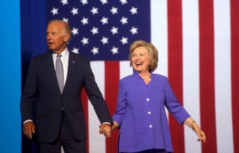 Joe Biden y Hallary Clinton. FOTO: AFP