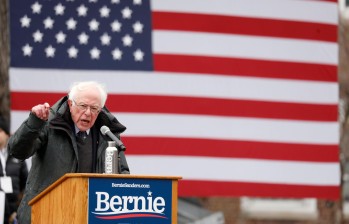 El senador Sanders en su discurso de lanzamiento de campaña hoy, en Nueva York. FOTO Reuters