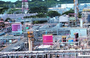 Nueva planta de Reficar, en Cartagena, tiene capacidad de procesar 165.000 barriles diarios de crudos pesados. FOTO colprensa