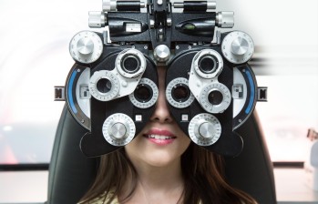 No basta con tener gafas. A veces hay que cambiarlas. Visitar al oftalmólogo debe de ser, además, parte de la rutina de salud de cada persona. FOTO Cortesía