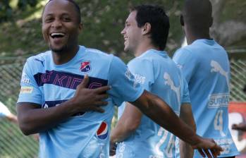 Luis Fernando Mosquera tuvo un trabajo especial de adecuación este martes en Pilsen con el preparador William Villa en el primer día de su tercera era en el Medellín. FOTO Donaldo Zuluaga.